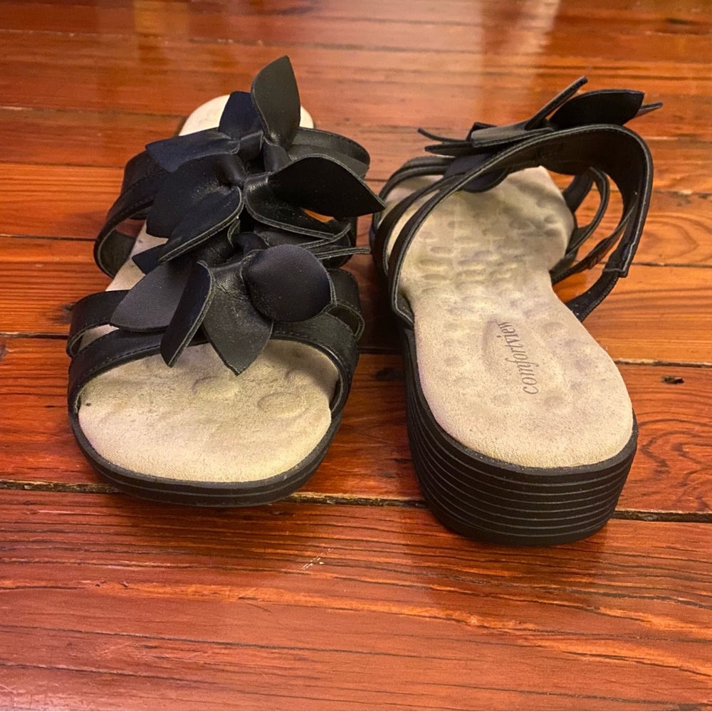 comfortview Black Floral Slip-On Sandals - Picture 6 of 9